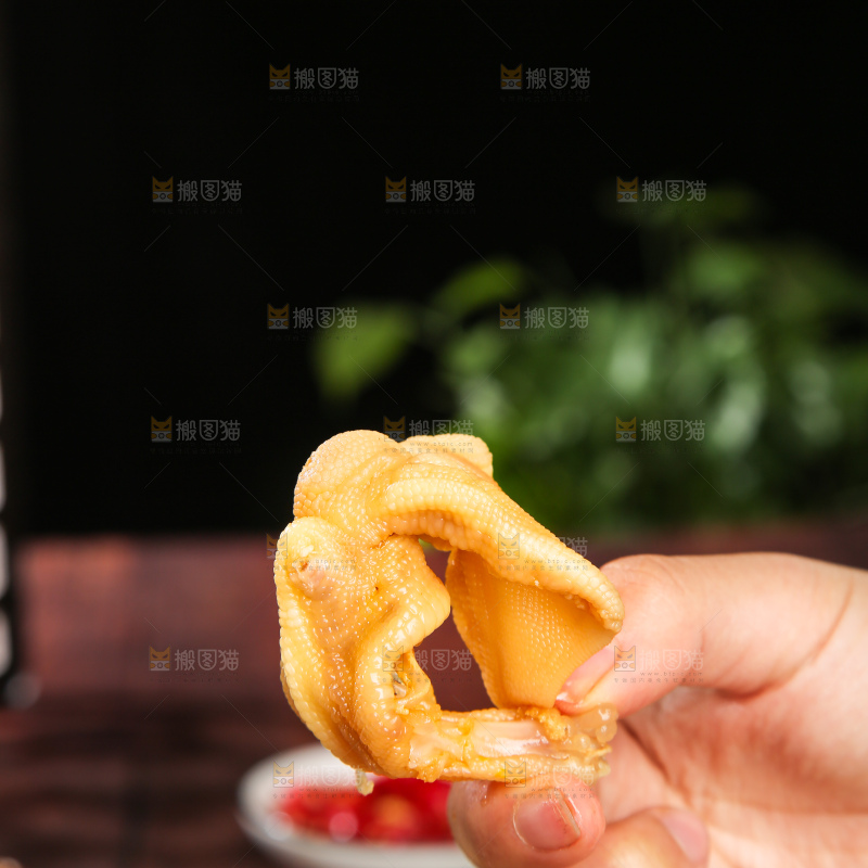 深底上的无骨鸭掌
