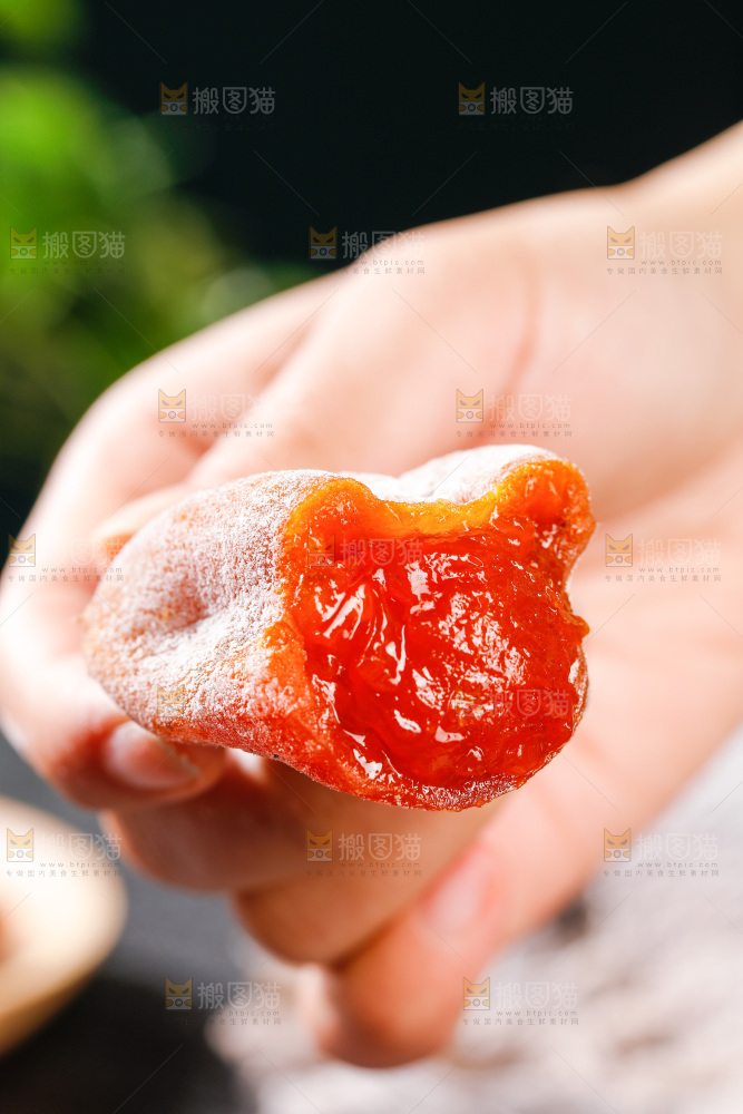 深底上的吊柿饼