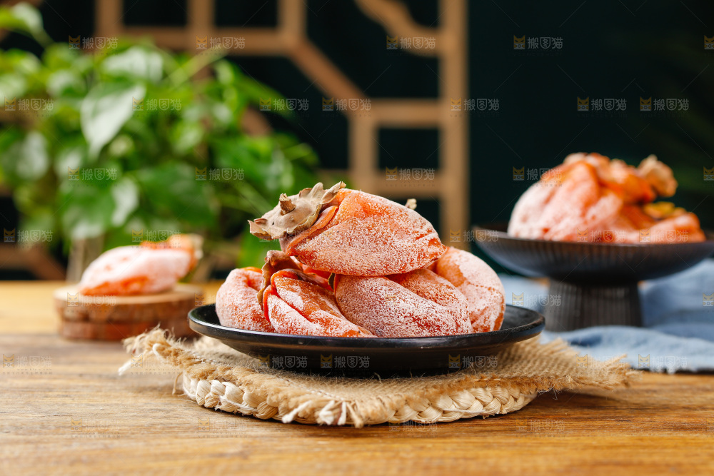 深底上的吊柿饼