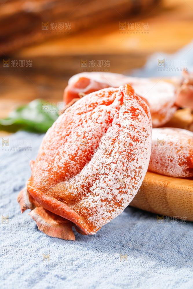深底上的吊柿饼