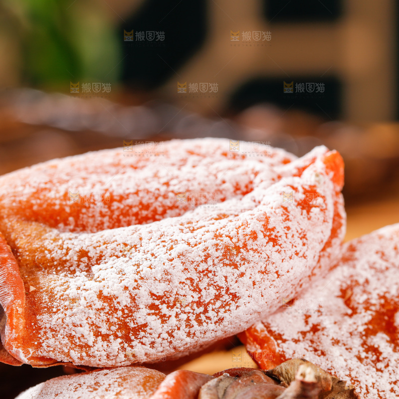 深底上的吊柿饼