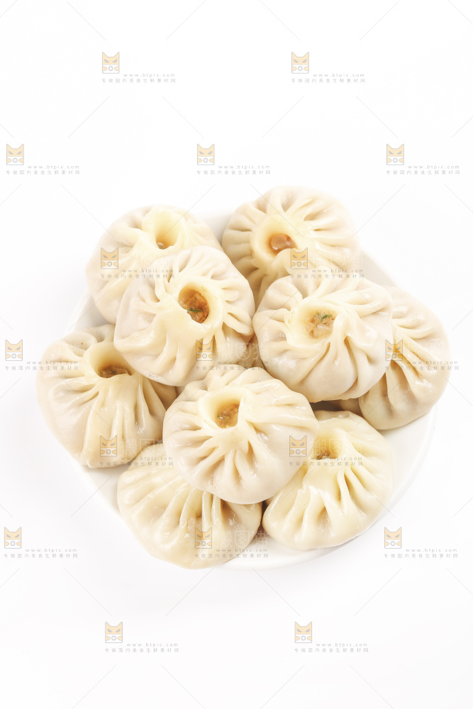 白底上的薄皮小笼包