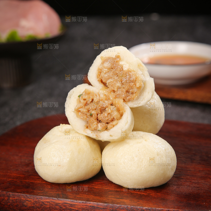 深底上的发面小笼包子