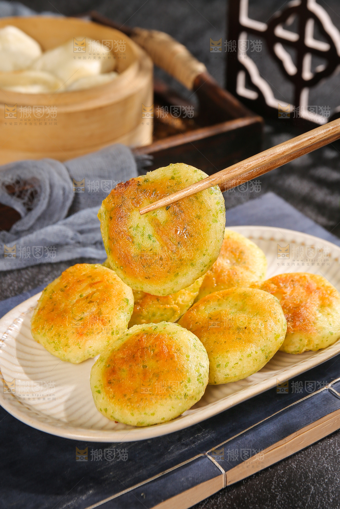 深底上的鲜虾饼