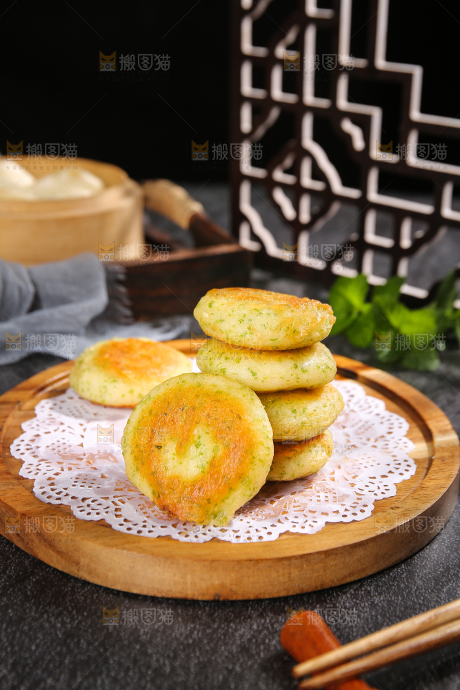 深底上的鲜虾饼