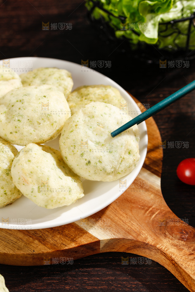 深底上的鲜虾饼