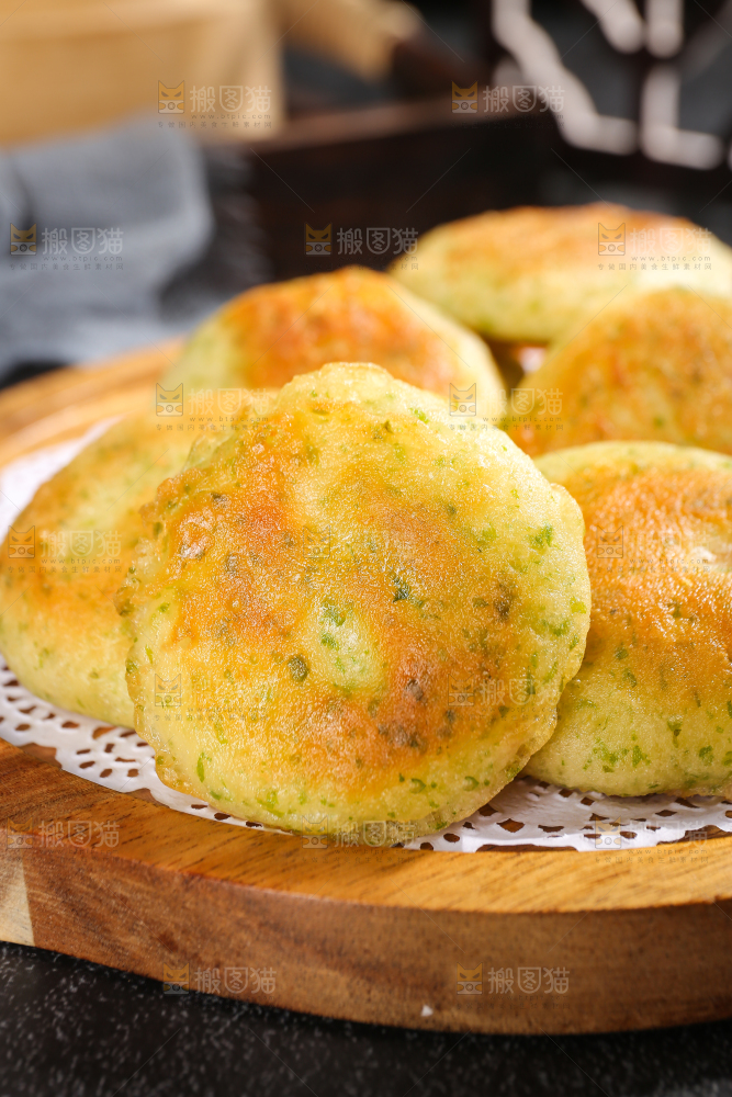 深底上的鲜虾饼
