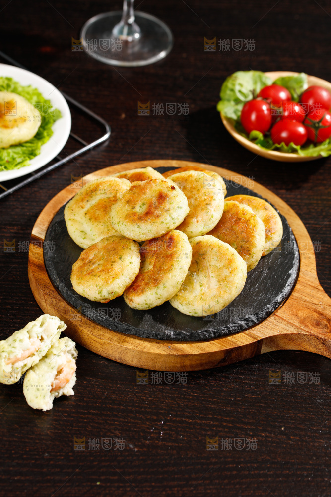 深底上的鲜虾饼