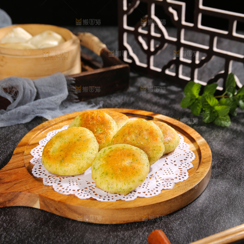 深底上的鲜虾饼