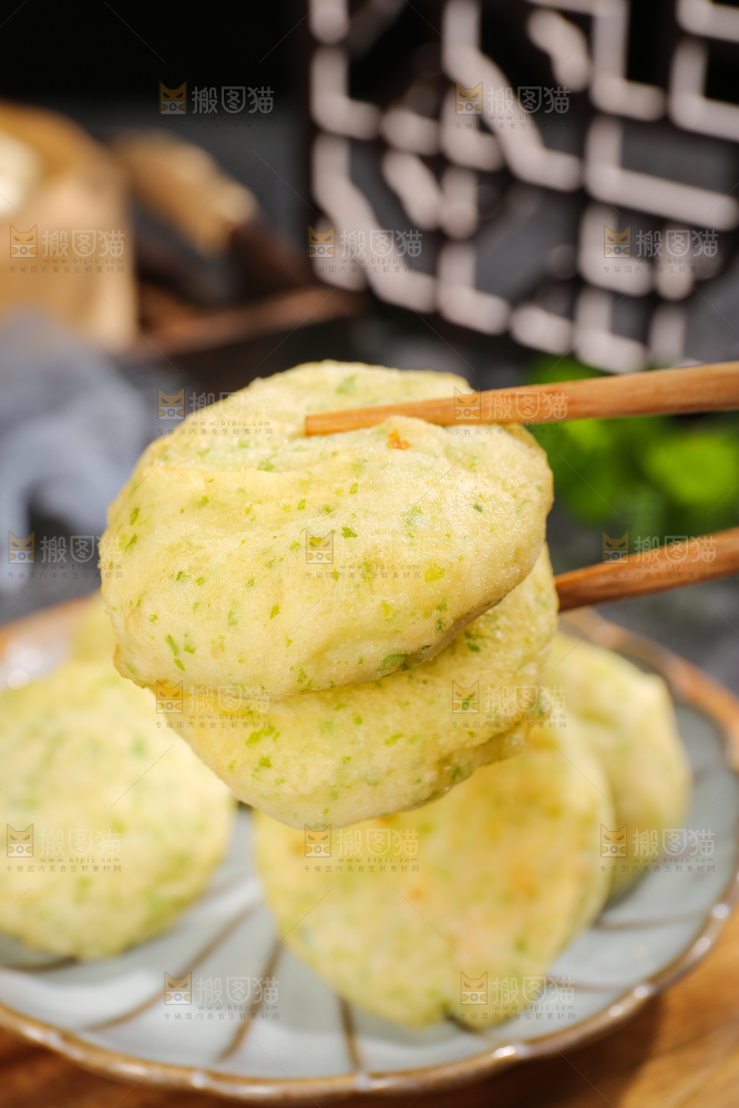 深底上的鲜虾饼