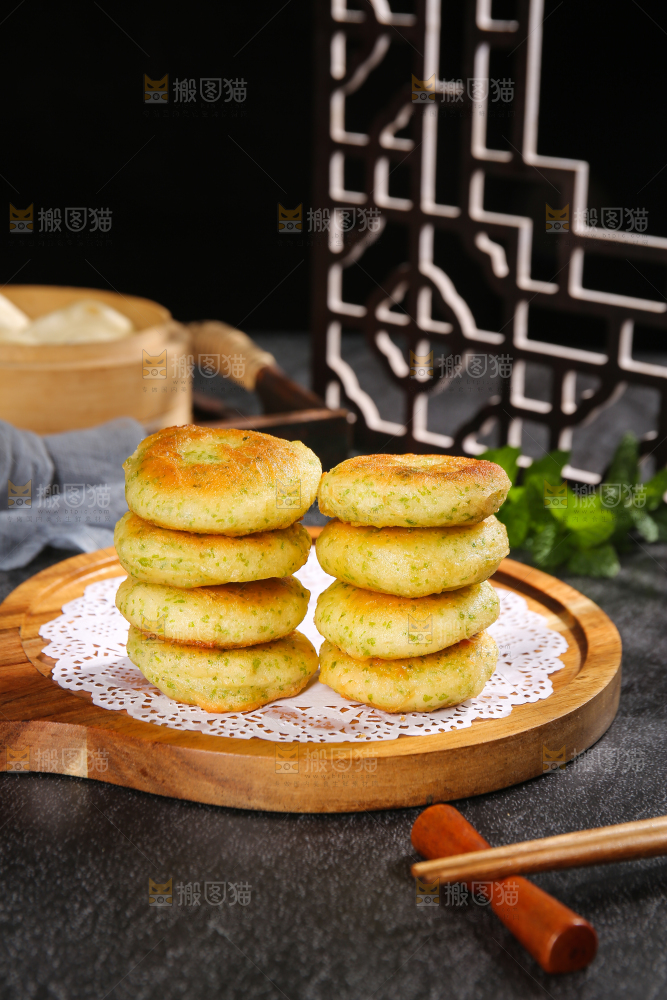深底上的鲜虾饼