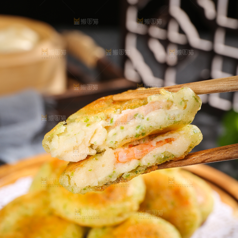 深底上的鲜虾饼