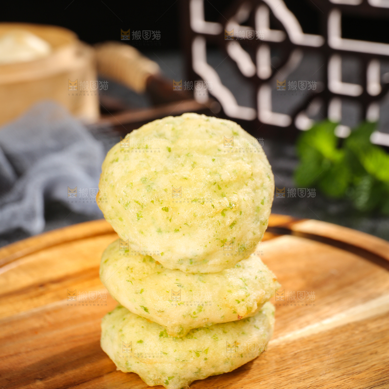 深底上的鲜虾饼