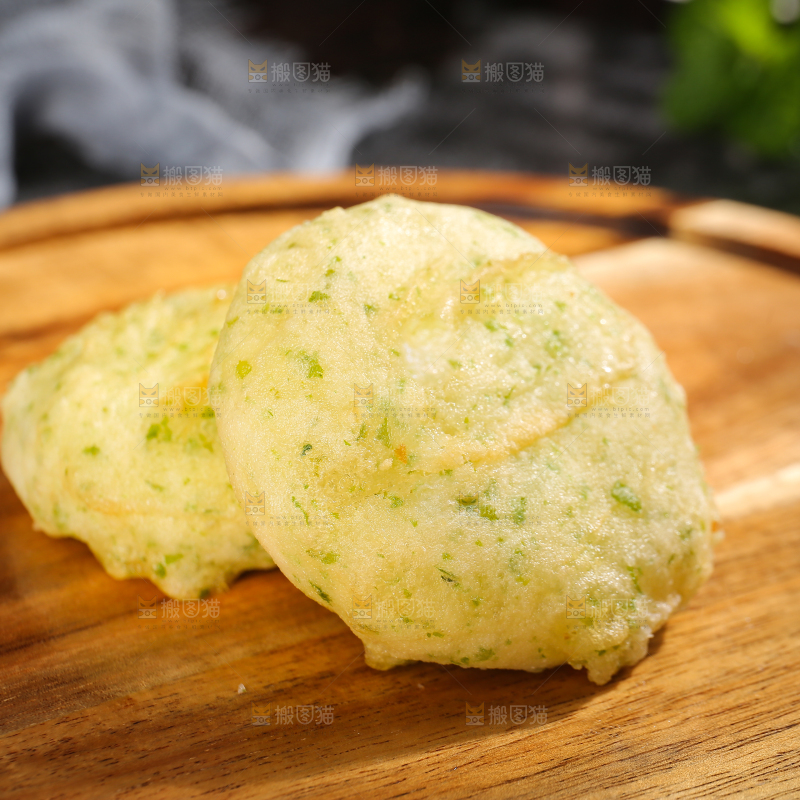 深底上的鲜虾饼