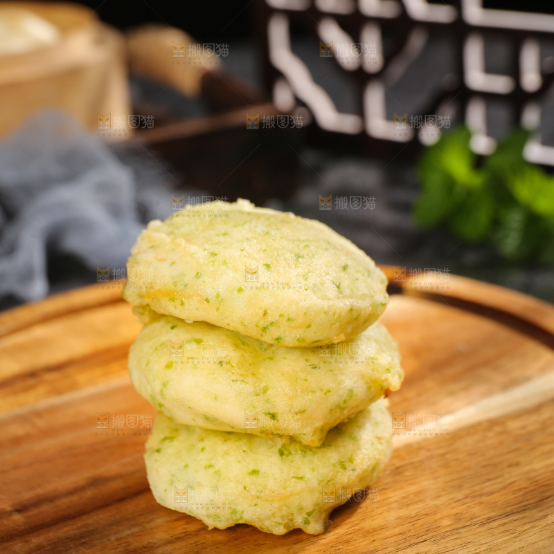 深底上的鲜虾饼