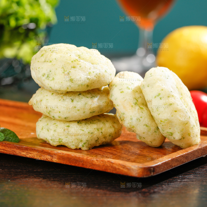 深底上的鲜虾饼