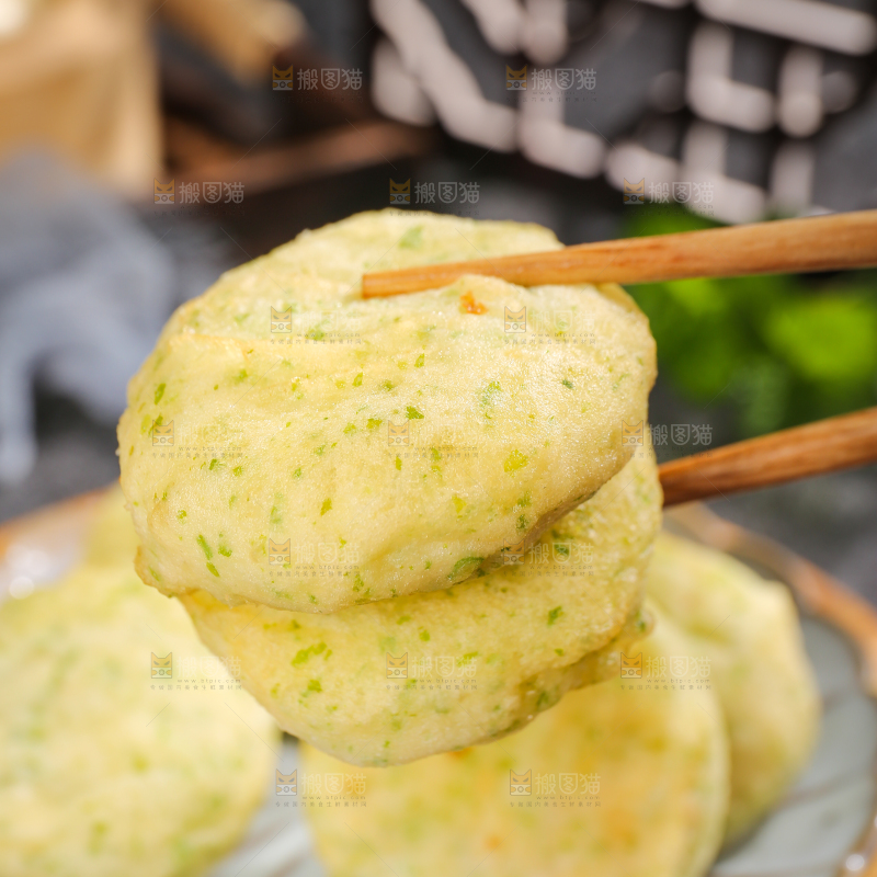 深底上的鲜虾饼