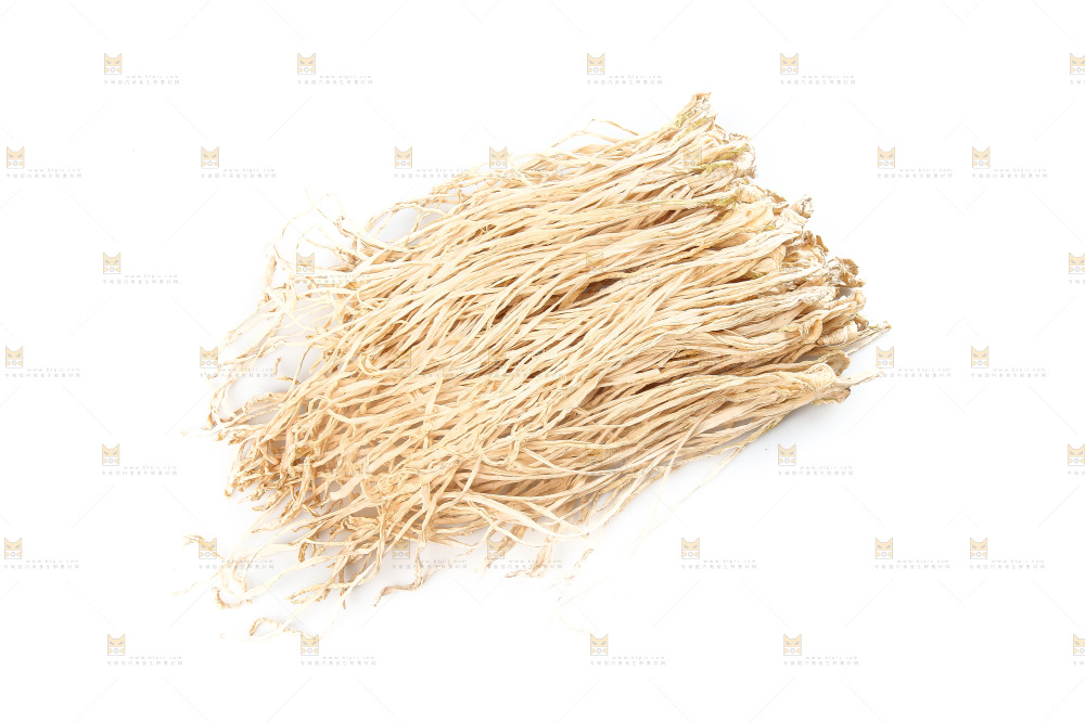 白底上的干萝卜条