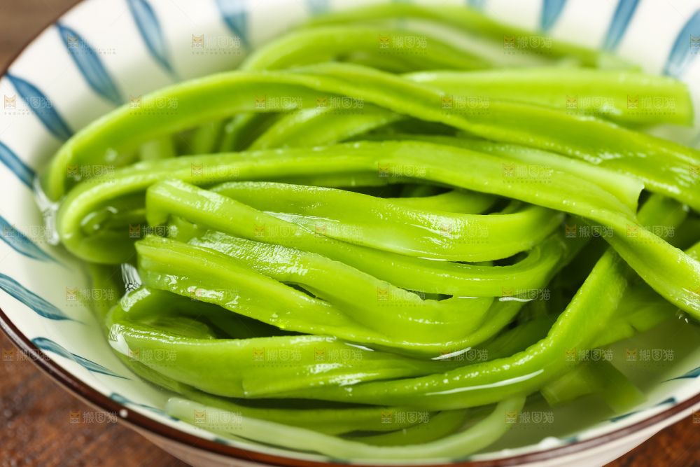 深底上的贡菜