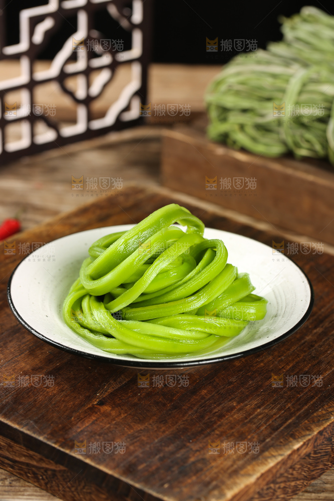 深底上的贡菜