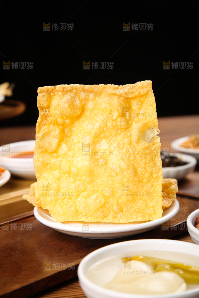 深底上的螺蛳粉