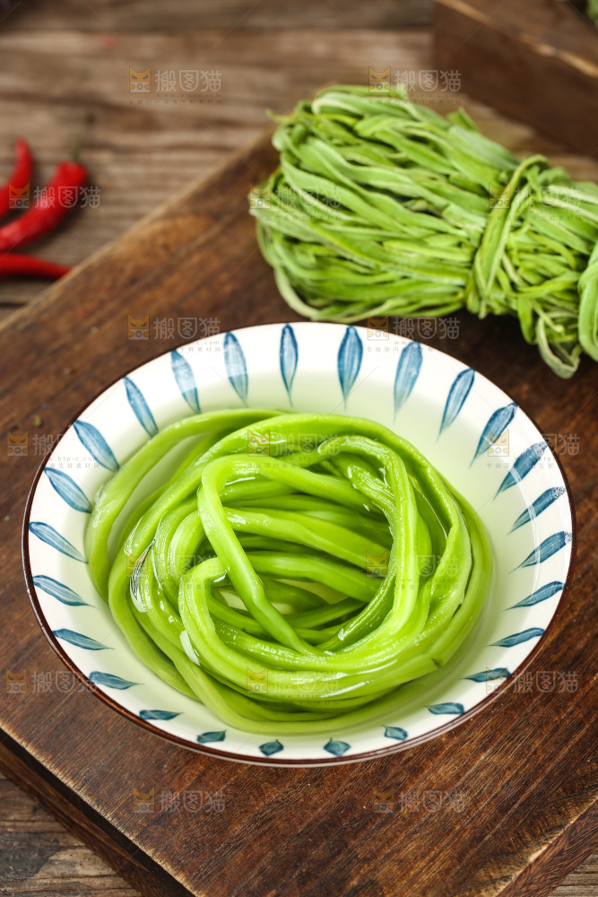 深底上的贡菜