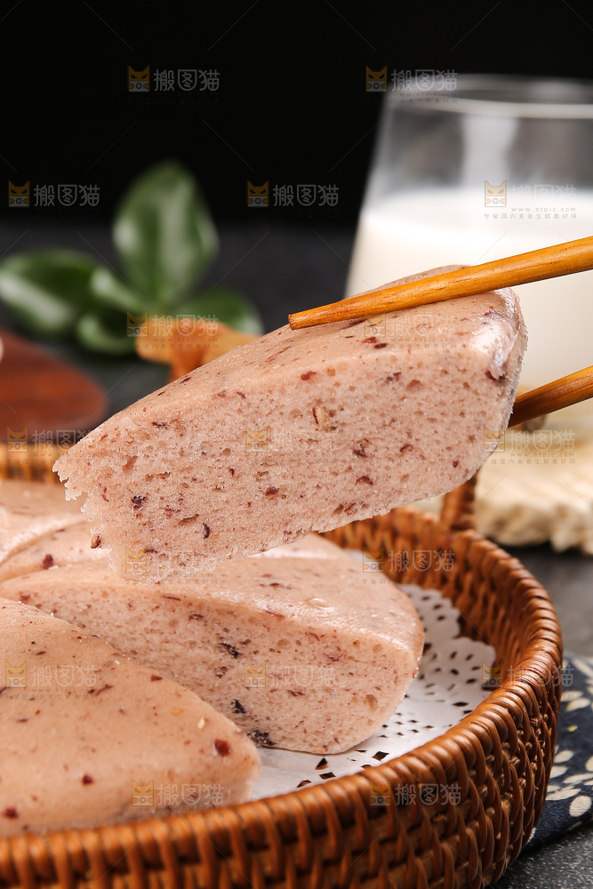 深底上的红豆发糕