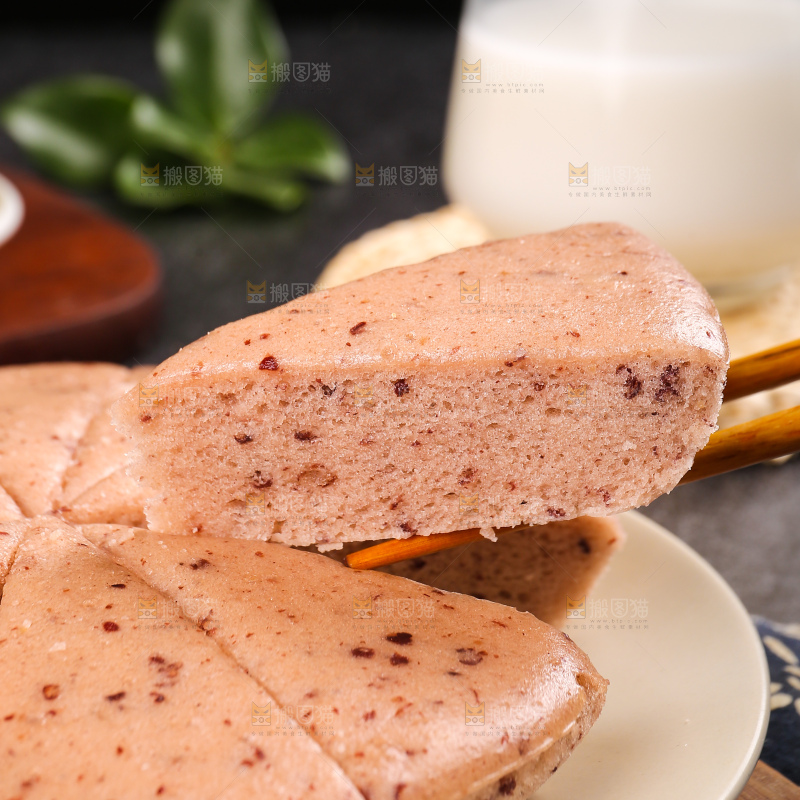 深底上的红豆发糕