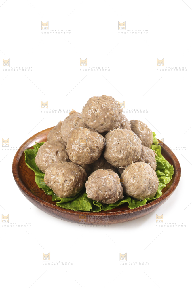 白底上的牛肉丸