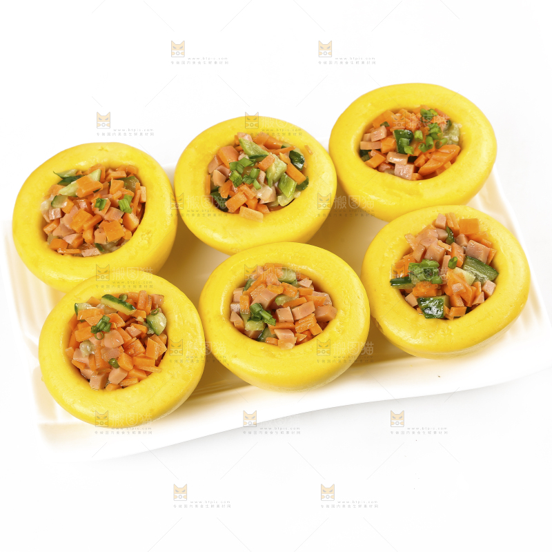 白底上的玉米杂粮窝窝头