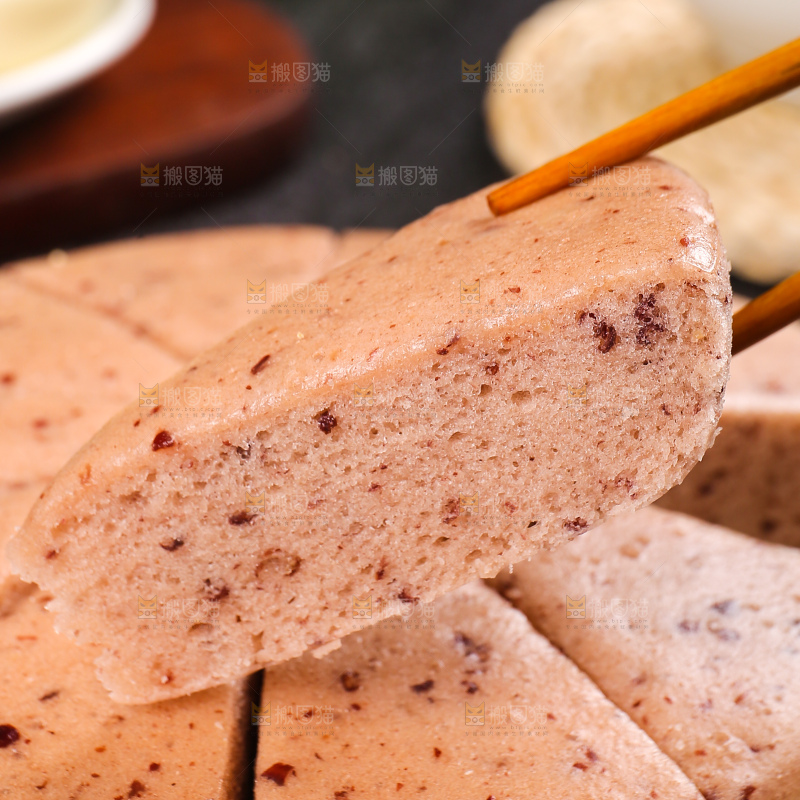 深底上的红豆发糕
