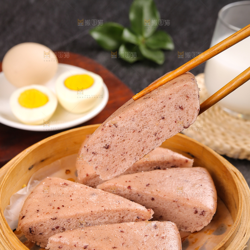 深底上的红豆发糕