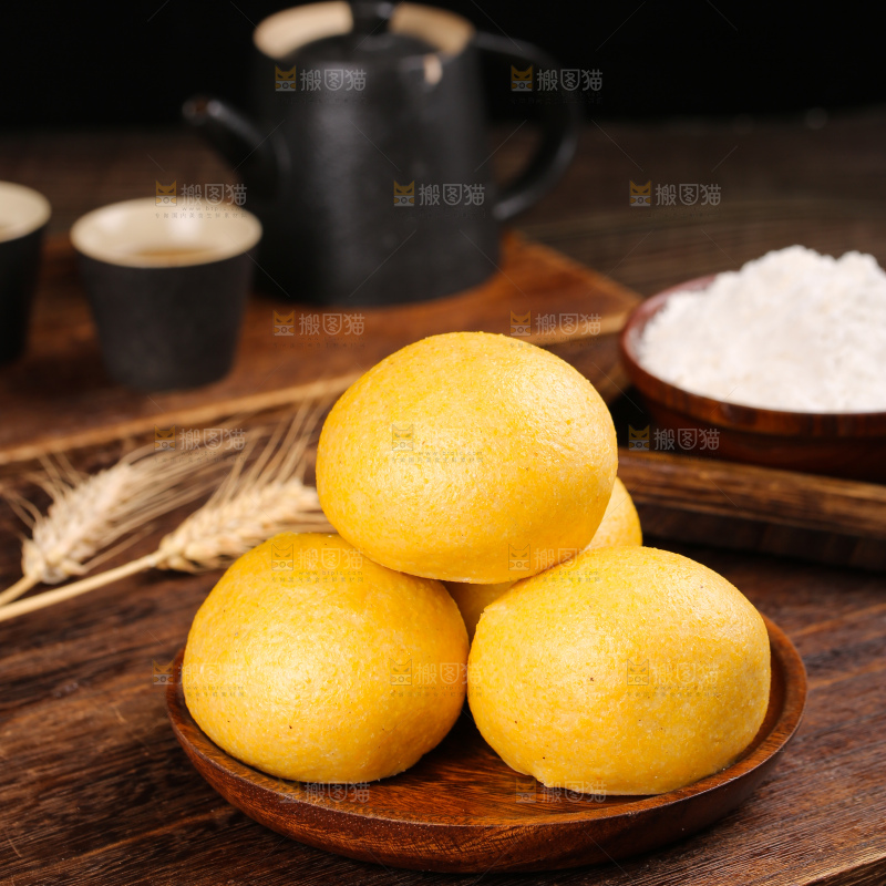 深底上的萝卜粉条团子