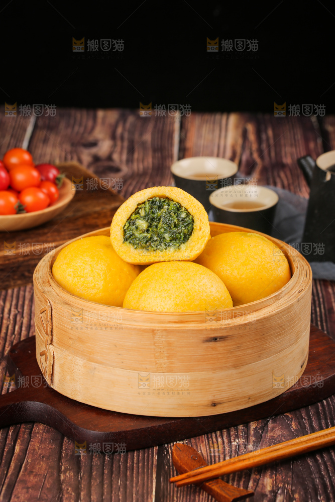 深底上的荠菜团子