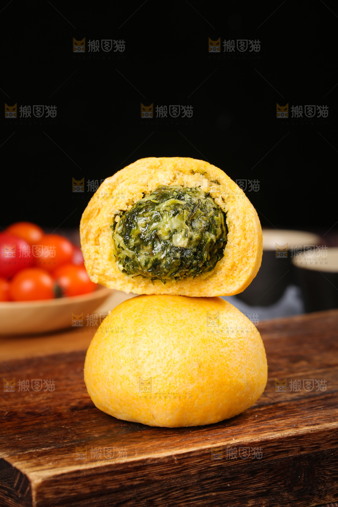 深底上的荠菜团子