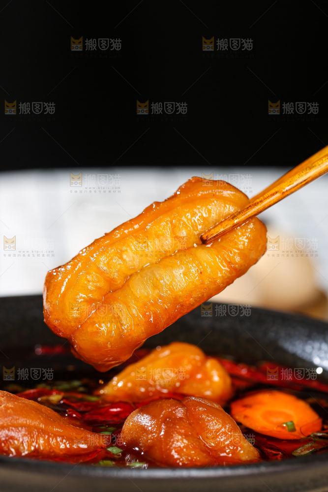 碗里的火锅油条