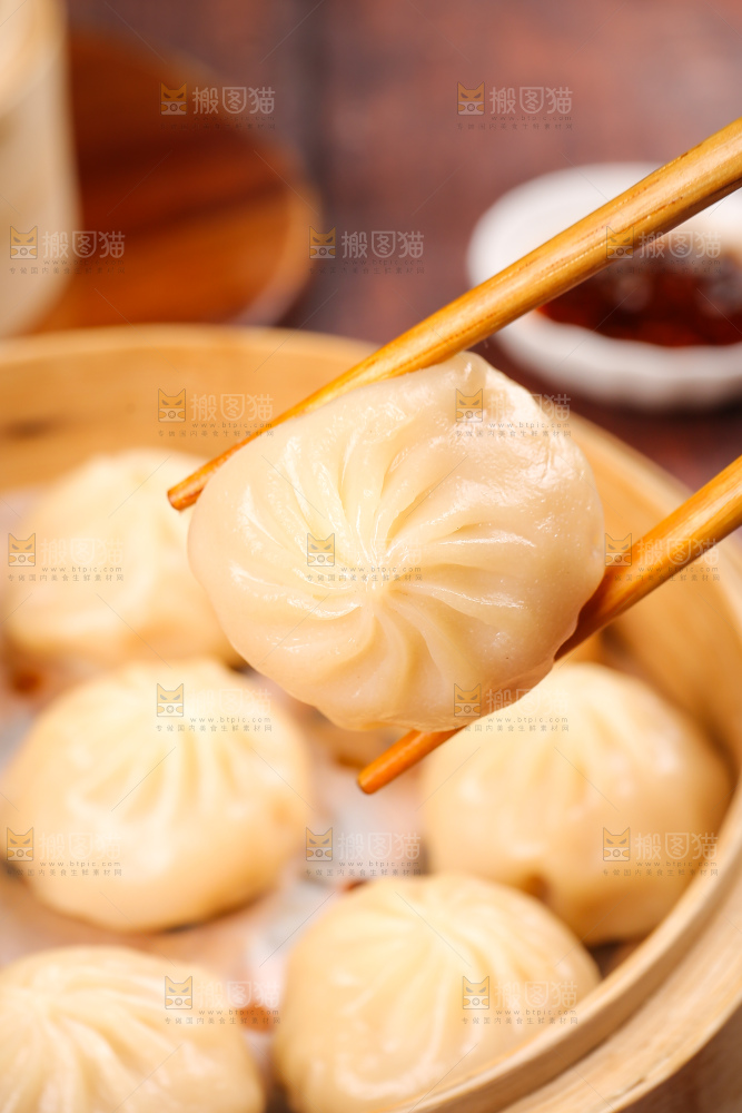 深底上的灌汤包