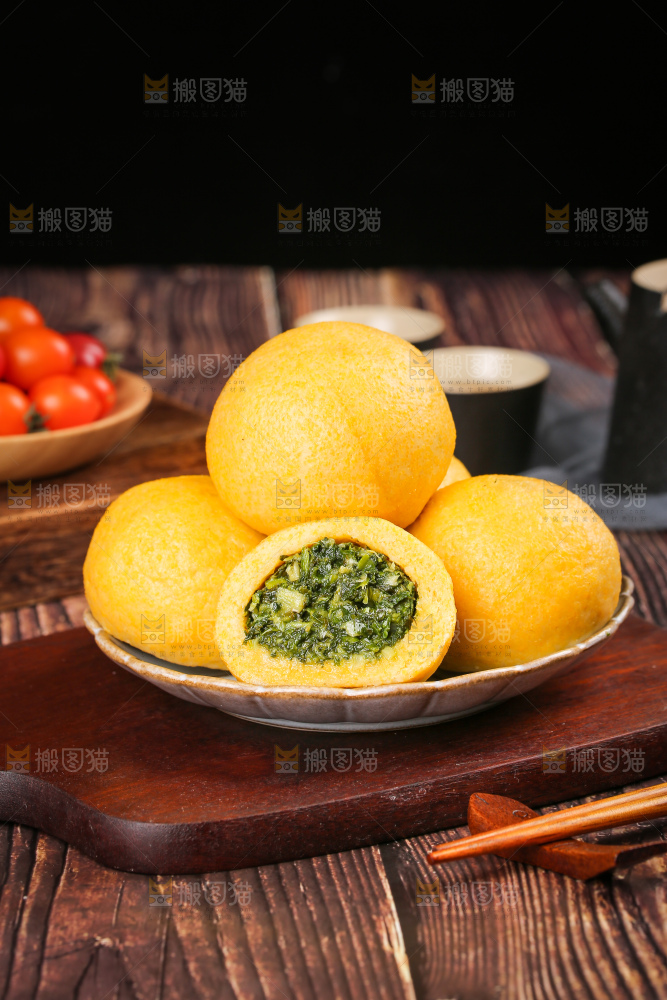 深底上的荠菜团子