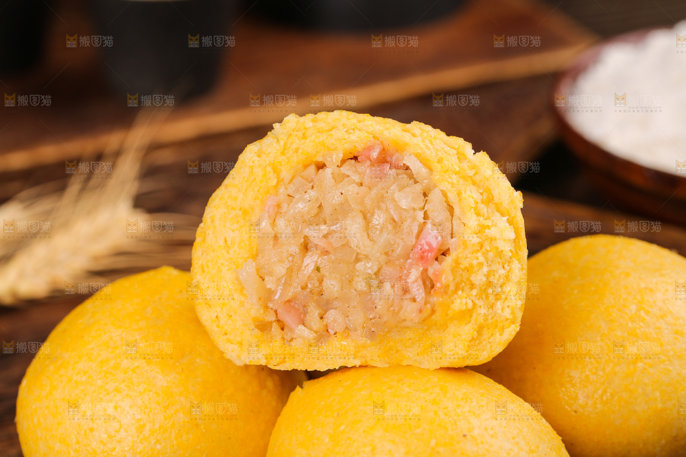 深底上的萝卜粉条团子