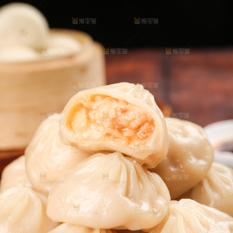 深底上的灌汤包
