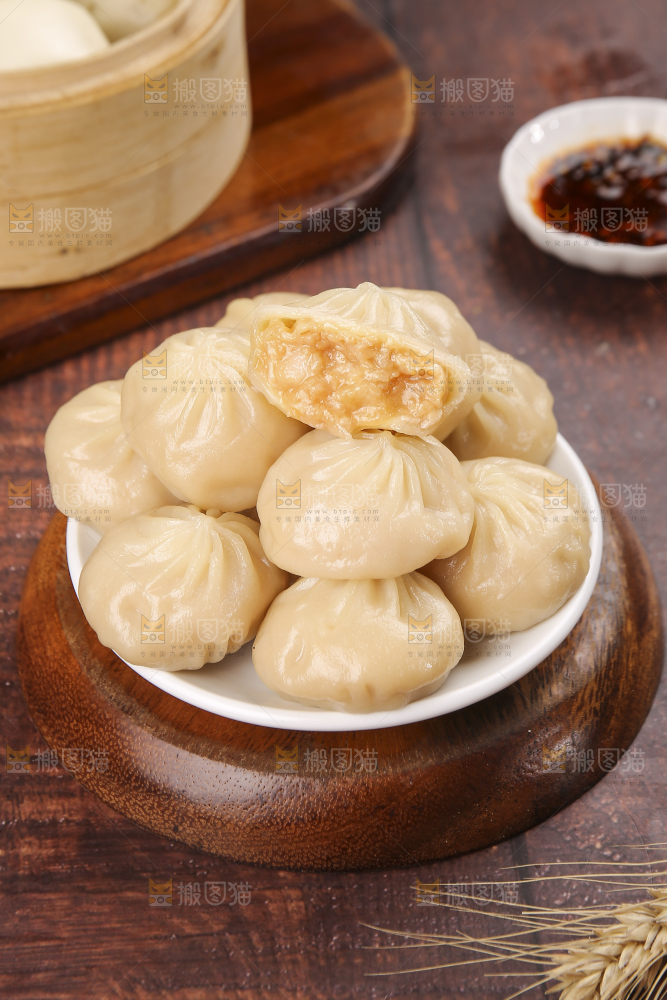 深底上的灌汤包
