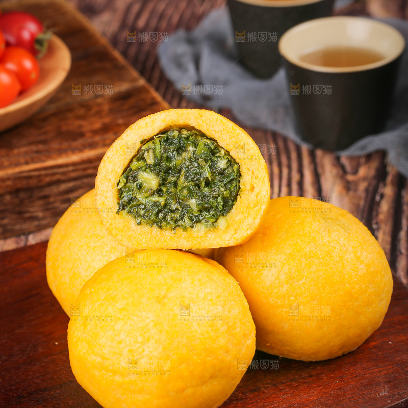 深底上的荠菜团子
