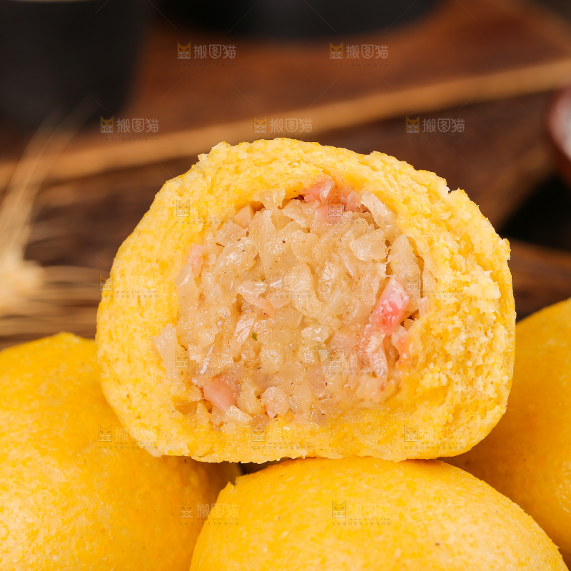深底上的萝卜粉条团子
