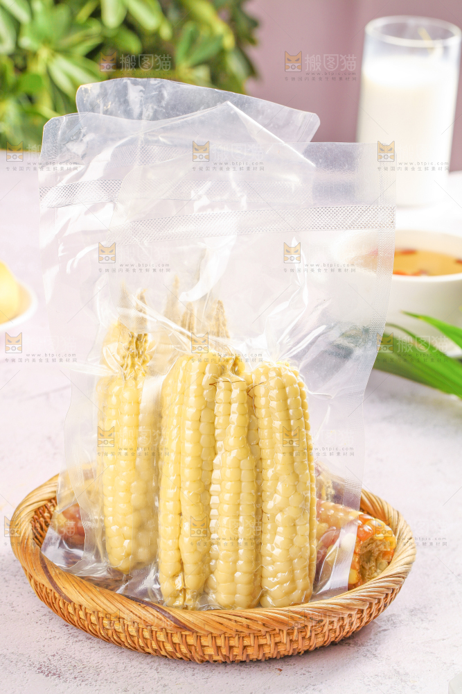 浅底上的手指糯玉米