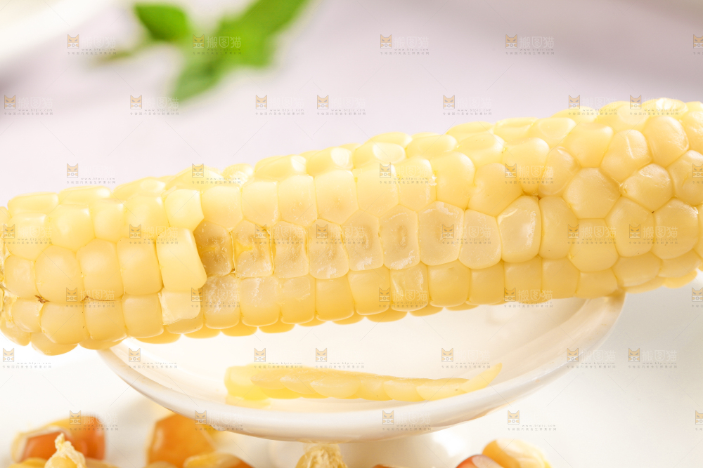 浅底上的手指糯玉米