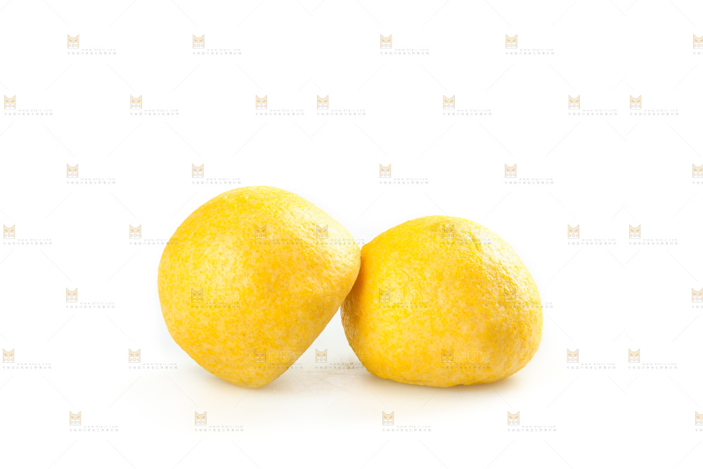 白底上的荠菜团子