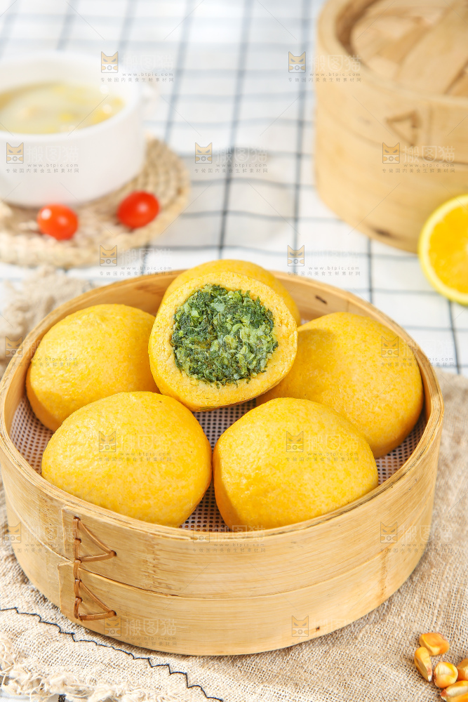 浅底上的荠菜团子