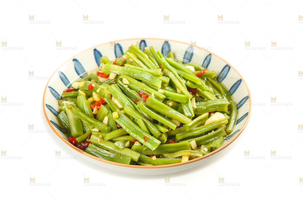 盘子里的凉拌贡菜