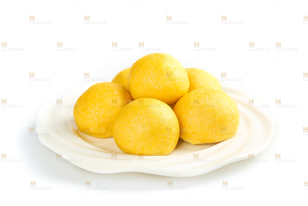白底上的荠菜团子