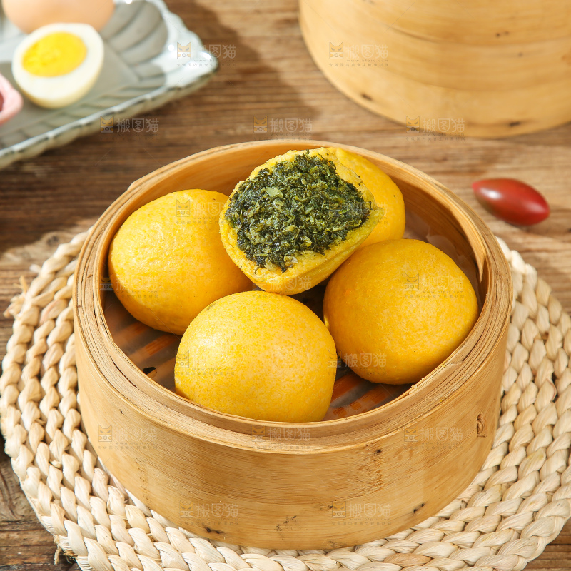 深底上的荠菜团子